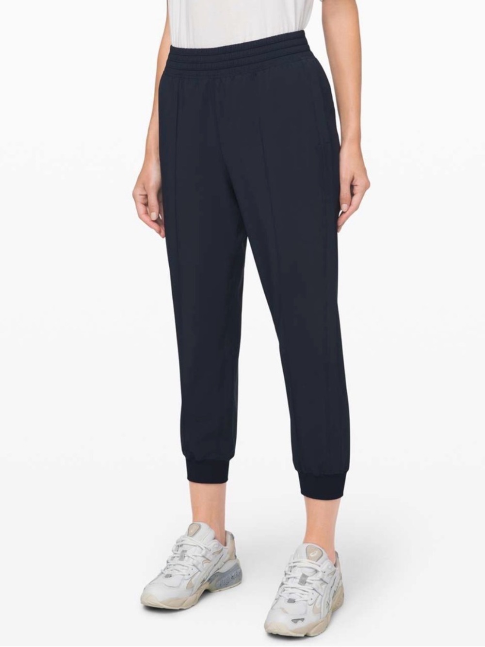 Lululemon Wanderer Cropped Jogger
True Navy